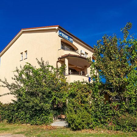 Apartments Mijic Medulin Exterior photo